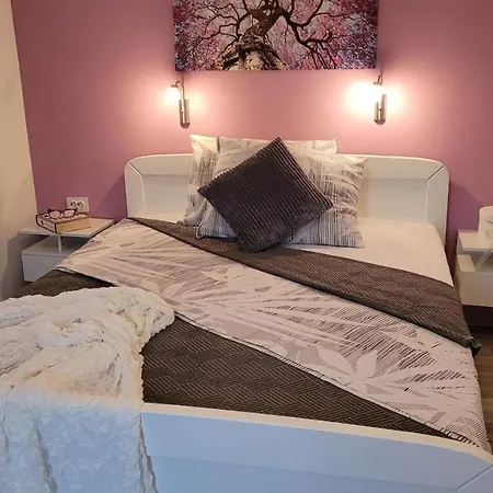 Lily Apartmán